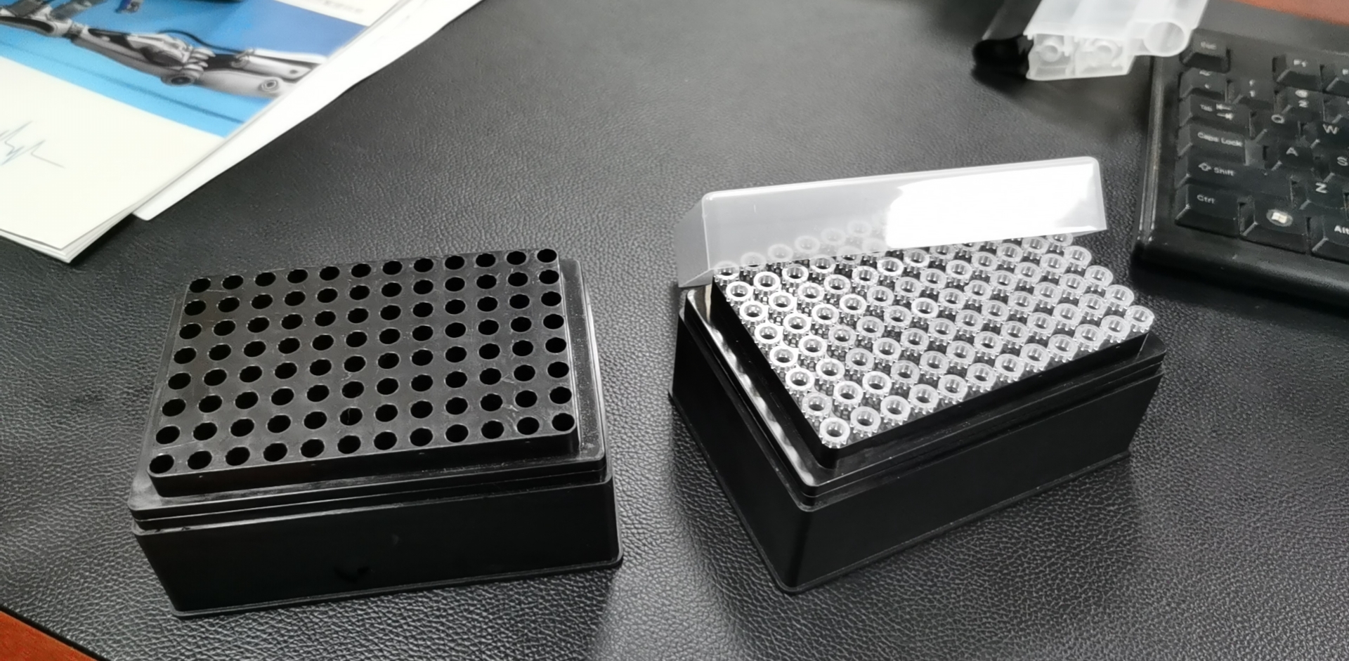 全自動(dòng)吸頭裝盒機(jī)